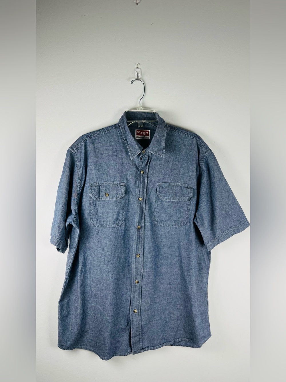 Wrangler Short-Sleeve Chambray Shirt in Denim Blue